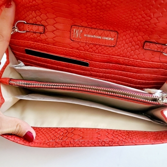 NEW Inc International Concepts Red Crossbody Bag - Picture 3 of 4